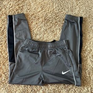Boys Nike sweats size 7